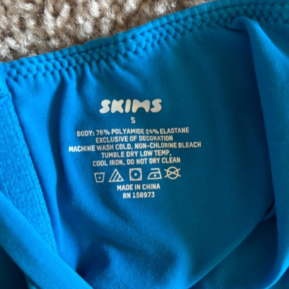 Skims fits everybody open back tank